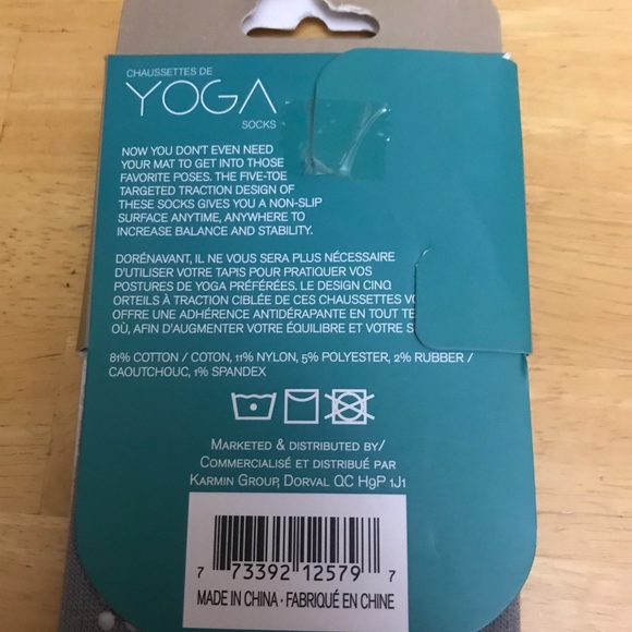 3/20$ women’s 5-10 gray yoga socks with grip - Picture 3 of 4